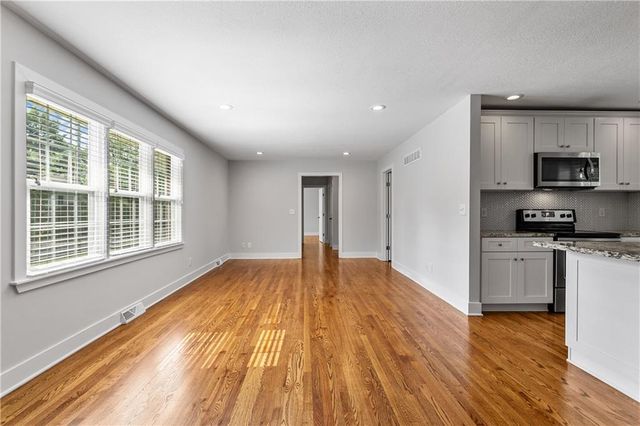 9303 Park Street, Lenexa, KS 66215