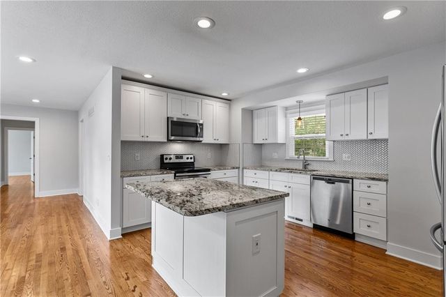 9303 Park Street, Lenexa, KS 66215