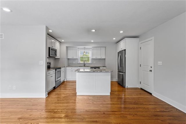 9303 Park Street, Lenexa, KS 66215