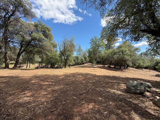 12333 Quartz Hill Road, Redding, CA 96003