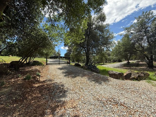 12333 Quartz Hill Road, Redding, CA 96003