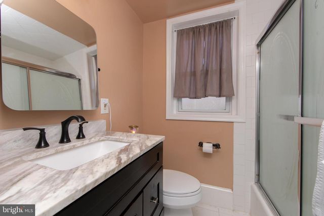 939 FARISTON DR, Drexel Hill, PA 19026