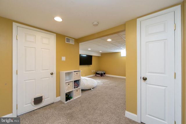 939 FARISTON DR, Drexel Hill, PA 19026