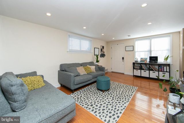 939 FARISTON DR, Drexel Hill, PA 19026