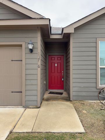 13716 Logan Pass Drive, Ponder, TX 76259