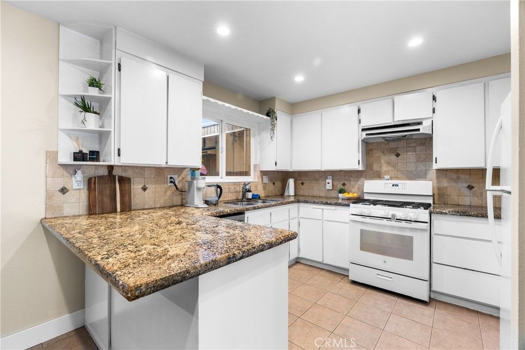 18328 Brookhurst Street, Fountain Valley, CA 92708 — photo 4