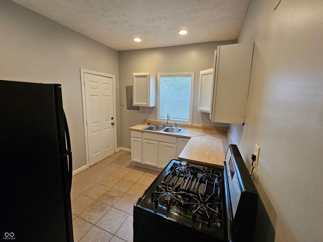 2143 Bellefontaine Street, Indianapolis, IN 46202