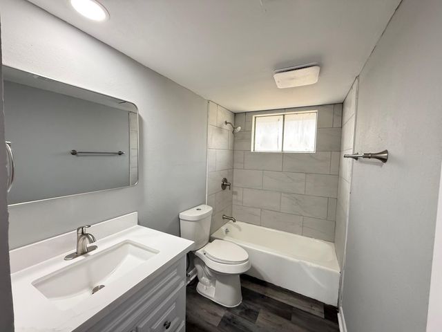 8646 Whitecastle Lane, Houston, TX 77088