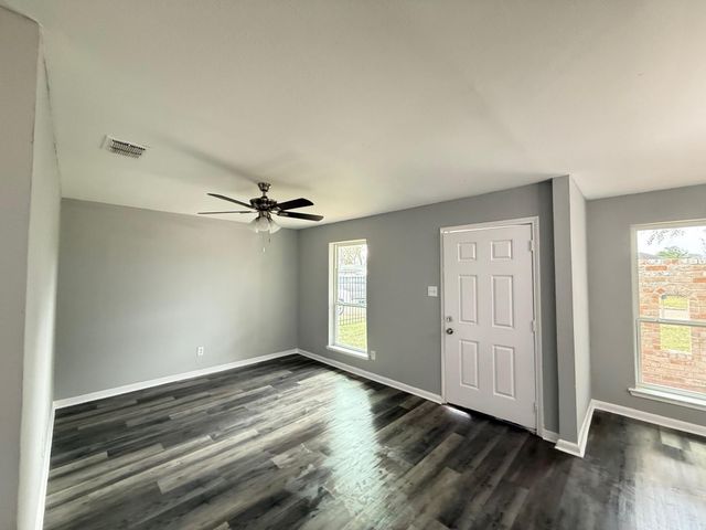 8646 Whitecastle Lane, Houston, TX 77088