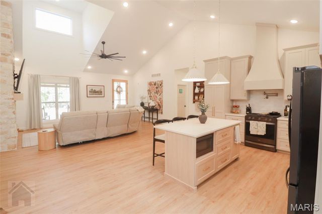 23388 Rainbow Lane, Waynesville, MO 65583