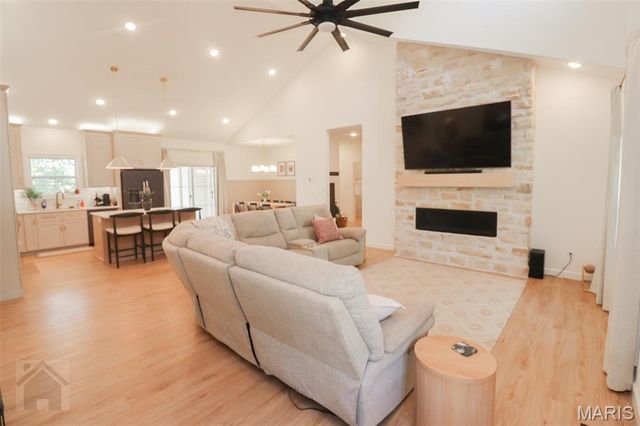 23388 Rainbow Lane, Waynesville, MO 65583