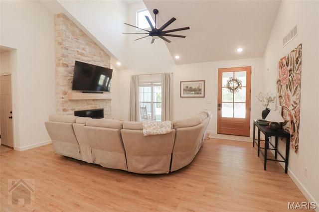 23388 Rainbow Lane, Waynesville, MO 65583