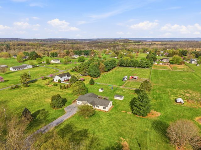 1008 SHIPWRECK DR, New Market, VA 22844