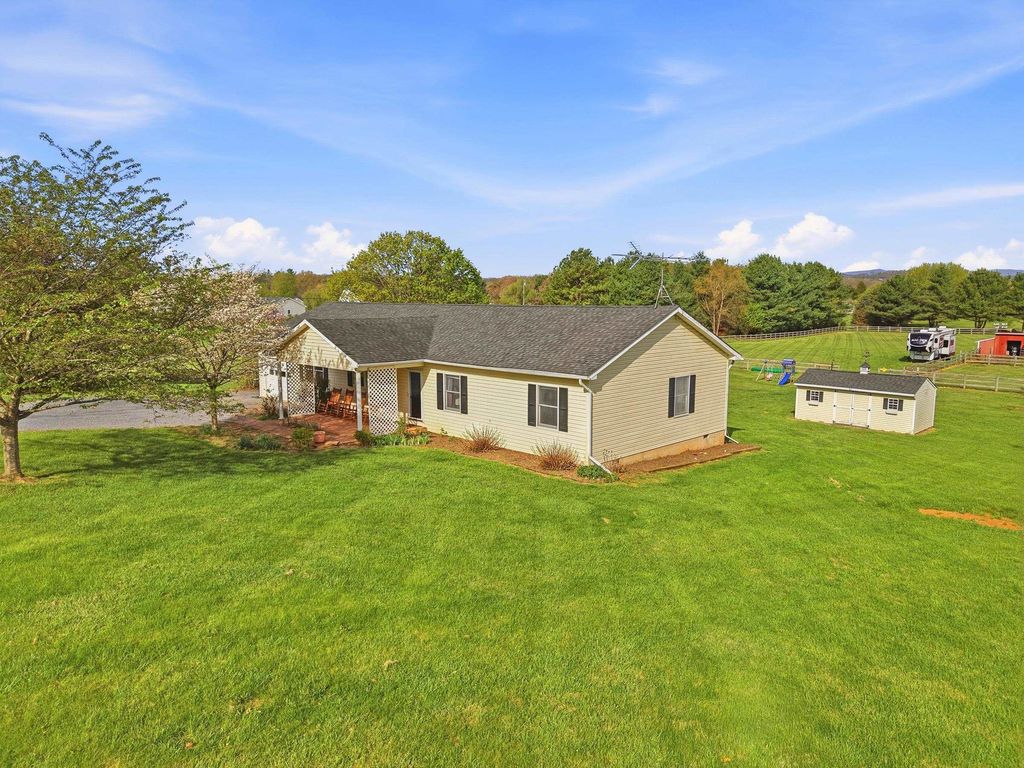 1008 SHIPWRECK DR, New Market, VA 22844