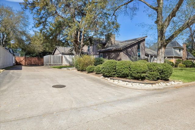 15754 Walkwood Drive, Houston, TX 77079