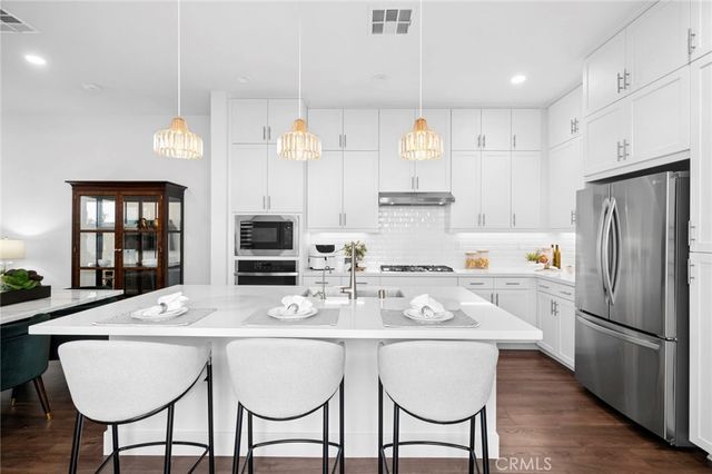 305 Novel, Irvine, CA 92618