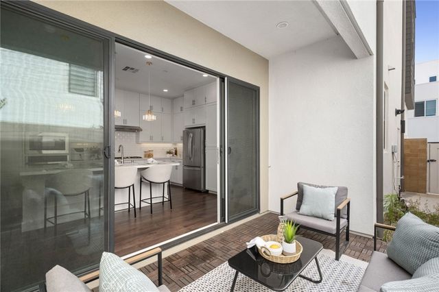 305 Novel, Irvine, CA 92618