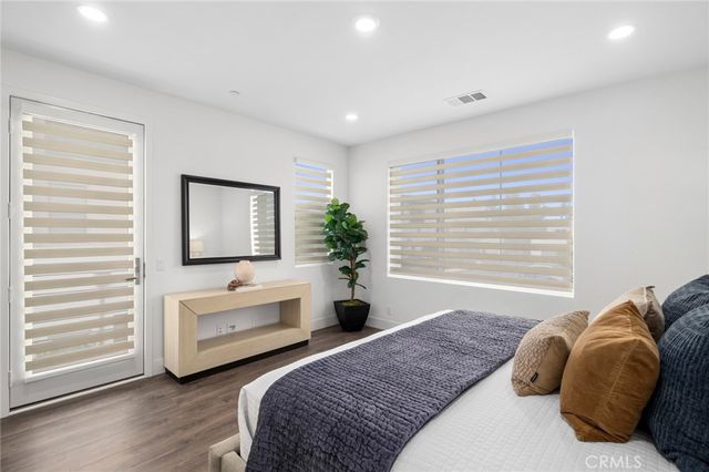 305 Novel, Irvine, CA 92618