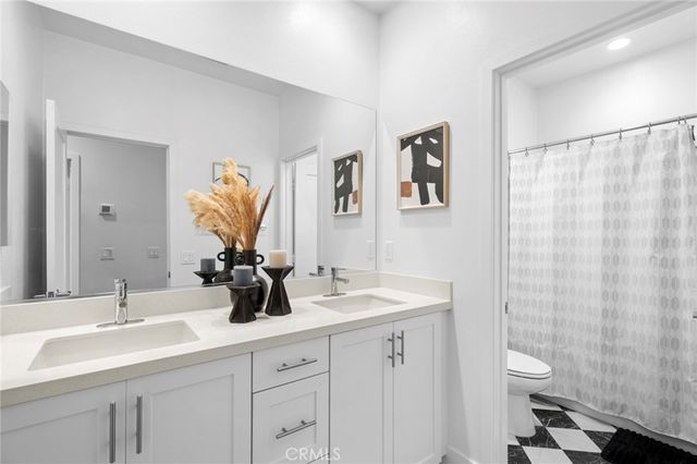 305 Novel, Irvine, CA 92618