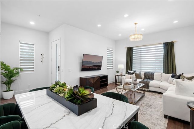 305 Novel, Irvine, CA 92618