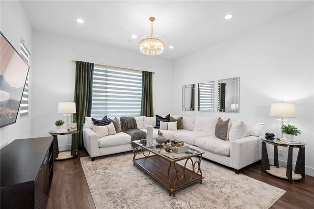 305 Novel, Irvine, CA 92618