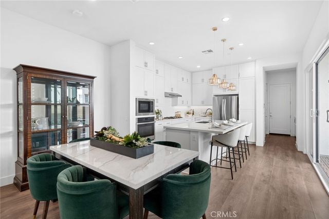305 Novel, Irvine, CA 92618