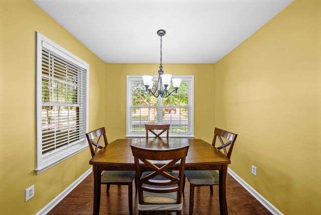 502 Forrest Pointe Dr, Murfreesboro, TN 37130