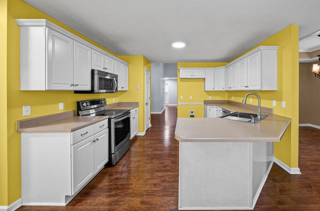 502 Forrest Pointe Dr, Murfreesboro, TN 37130