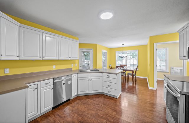 502 Forrest Pointe Dr, Murfreesboro, TN 37130