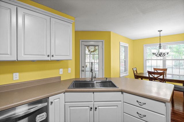 502 Forrest Pointe Dr, Murfreesboro, TN 37130