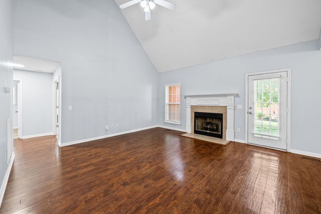 502 Forrest Pointe Dr, Murfreesboro, TN 37130
