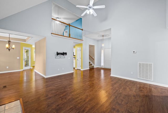 502 Forrest Pointe Dr, Murfreesboro, TN 37130