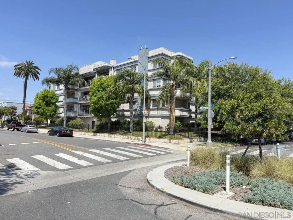 535 W 4Th 306, Long Beach, CA 90802
