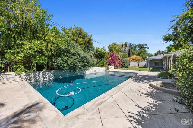 719 Mannel Avenue, Shafter, CA 93263