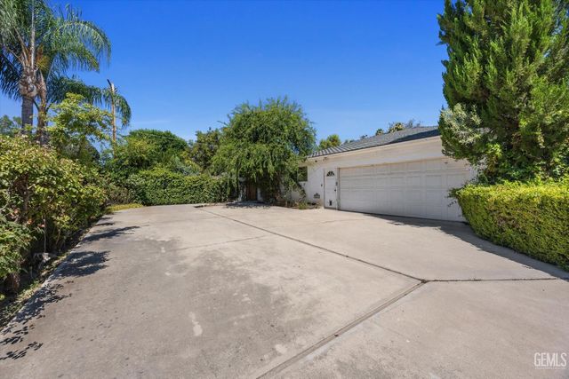 719 Mannel Avenue, Shafter, CA 93263