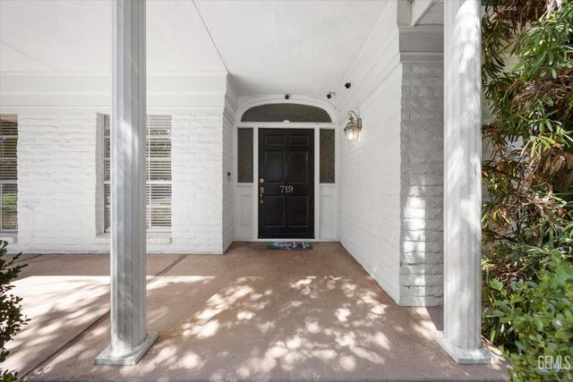 719 Mannel Avenue, Shafter, CA 93263