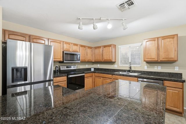 12902 N Pocatella Drive, Marana, AZ 85653