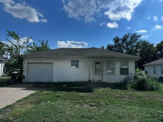 2928 West Chestnut Street, Springfield, MO 65803