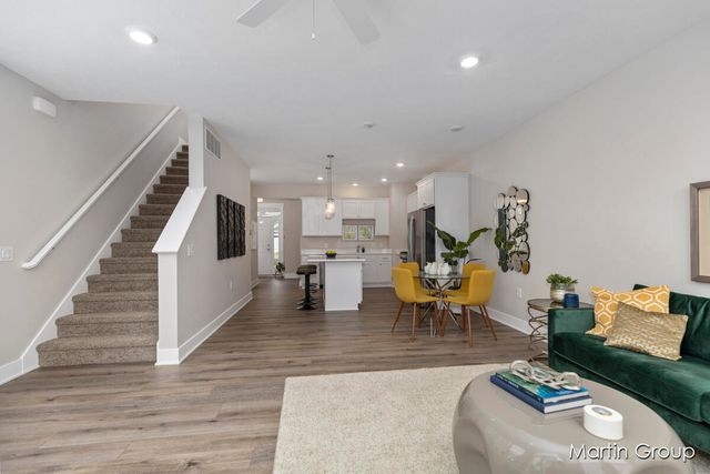 2229 Watertown Way, Grand Rapids, MI 49505