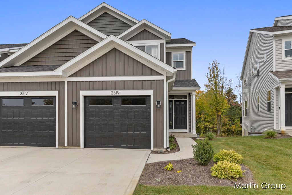 2229 Watertown Way, Grand Rapids, MI 49505