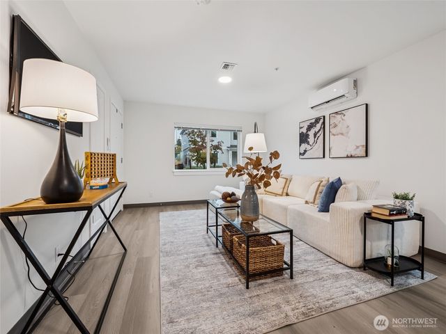 13813 32nd Lane S, Tukwila, WA 98168