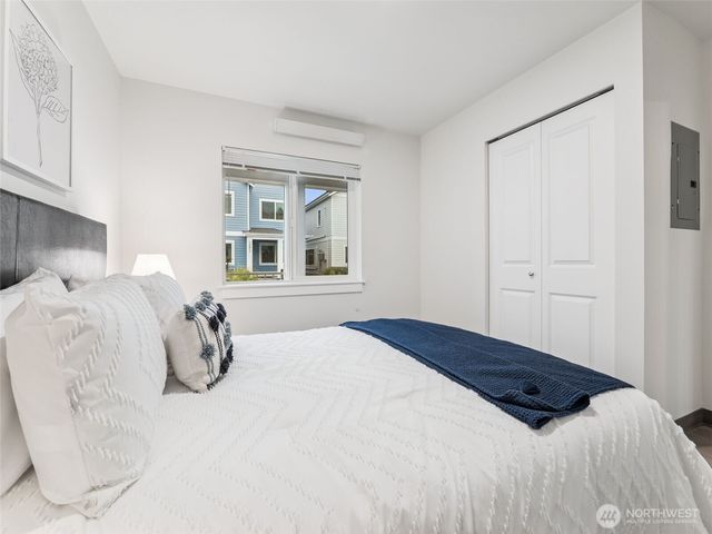 13813 32nd Lane S, Tukwila, WA 98168