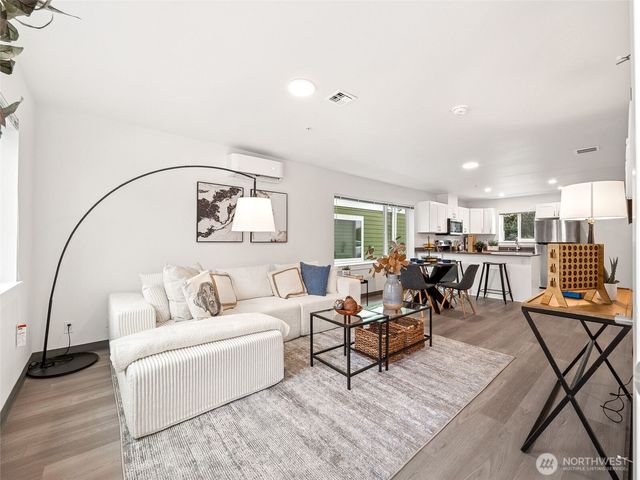 13813 32nd Lane S, Tukwila, WA 98168