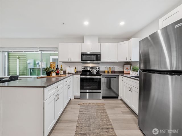 13813 32nd Lane S, Tukwila, WA 98168