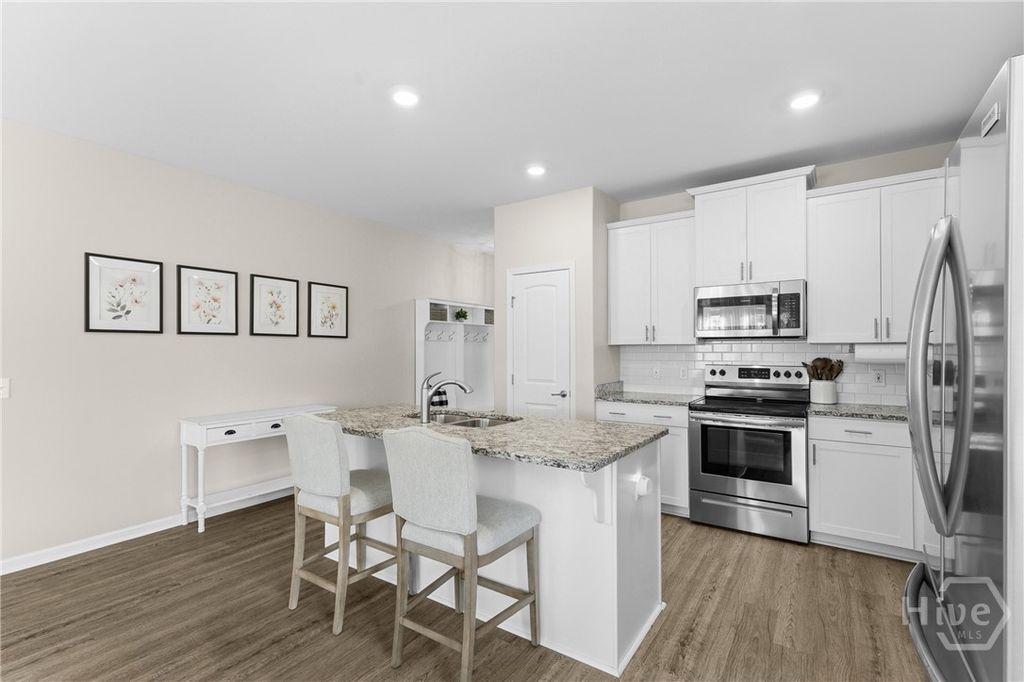 Image 12 of property listing at 138 Ainsdale Drive, Richmond Hill, GA 31324