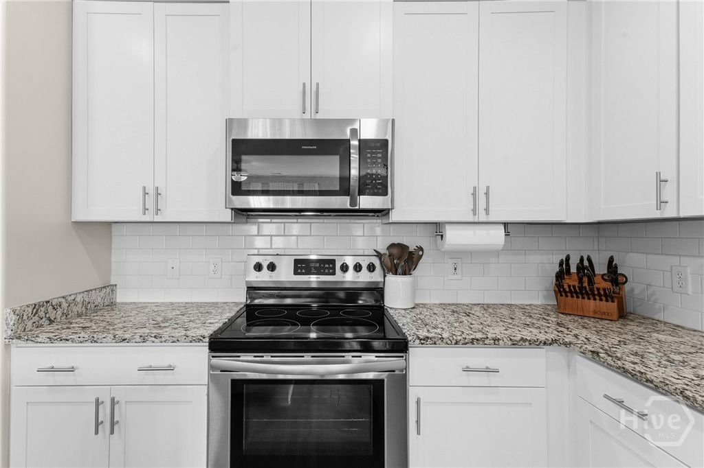 Image 13 of property listing at 138 Ainsdale Drive, Richmond Hill, GA 31324