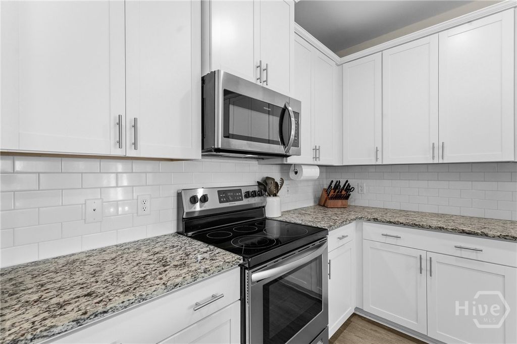 Image 14 of property listing at 138 Ainsdale Drive, Richmond Hill, GA 31324