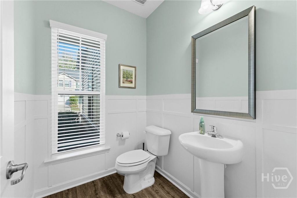 Image 9 of property listing at 138 Ainsdale Drive, Richmond Hill, GA 31324