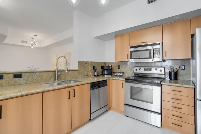 250 NE 3rd Avenue 1-211, Delray Beach, FL 33444