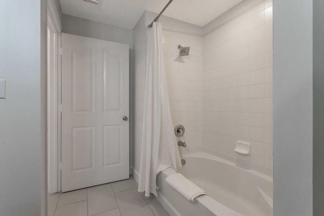 250 NE 3rd Avenue 1-211, Delray Beach, FL 33444